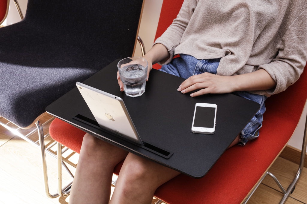 Sengebord XL Sort m/tablet holder