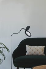 Magni Lup Gulvlampe 10,5W Sort