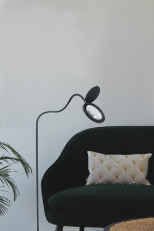Magni Lup Gulvlampe 10,5W Sort