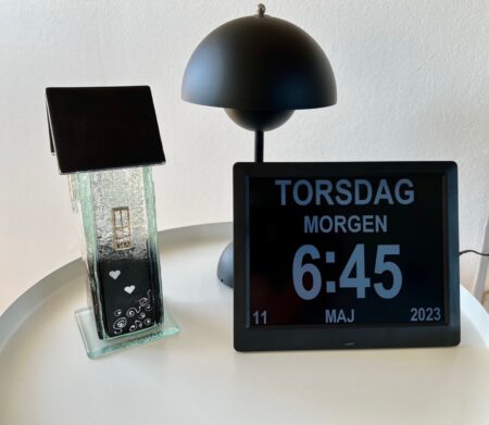 Digital kalenderur for svagtseende