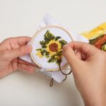 Korsstingsbroderisæt Med Blomst