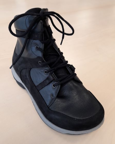 k-276 New Feet Kollektionsprøve str. 37 - Billede 1