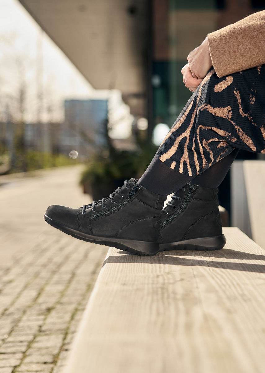 new_feet_sort_st_vle_nubuck_l_der_lynla_s_242-25-1510-d-5 New Feet Sort Støvle Nubuck Læder Lynlås - Billede 1